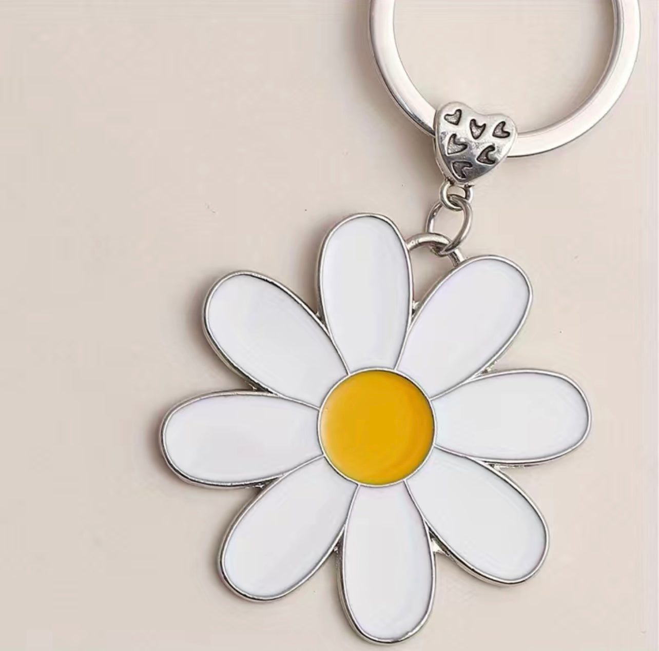 DAISY FLOWER KEYCHAIN